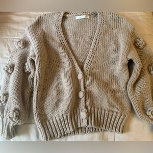 𝐏𝐑𝐈𝐂𝐄 𝐅𝐈𝐑𝐌 🎀 Altar’d State floral sweater